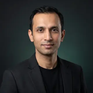 Tariq, Accountant